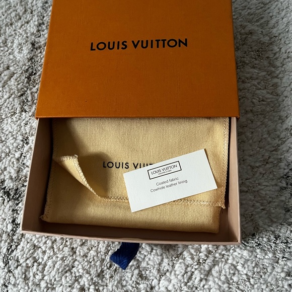 Louis Vuitton Key Holder - Picture 2 of 5